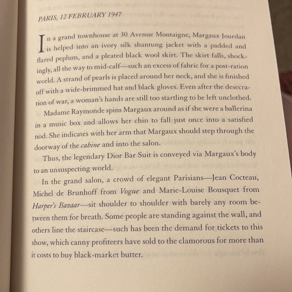 Paperback novel - Picture 9 of 10